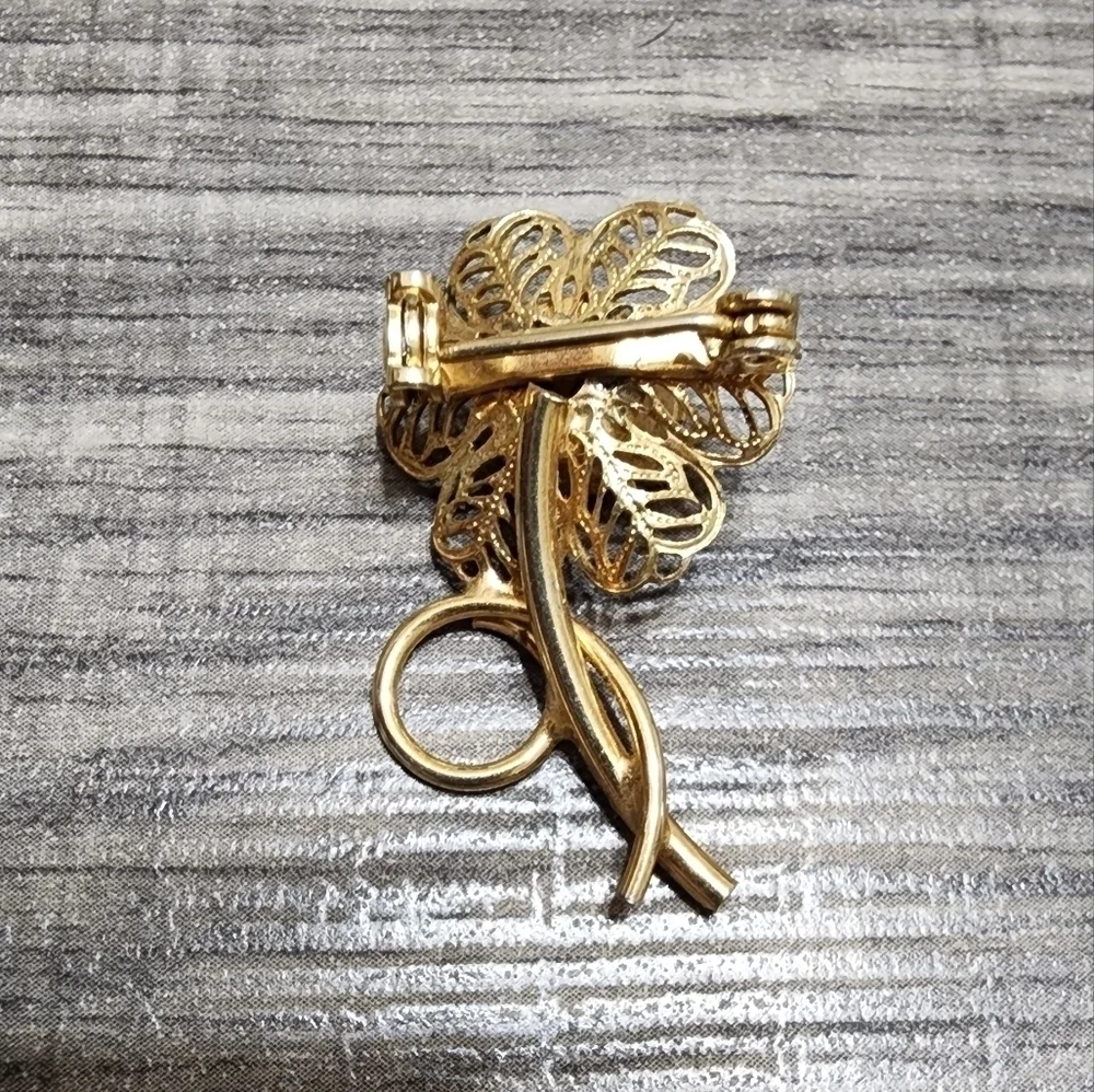 Vintage Brooch Gold Tone Flower with Ruby Red Rhinestone